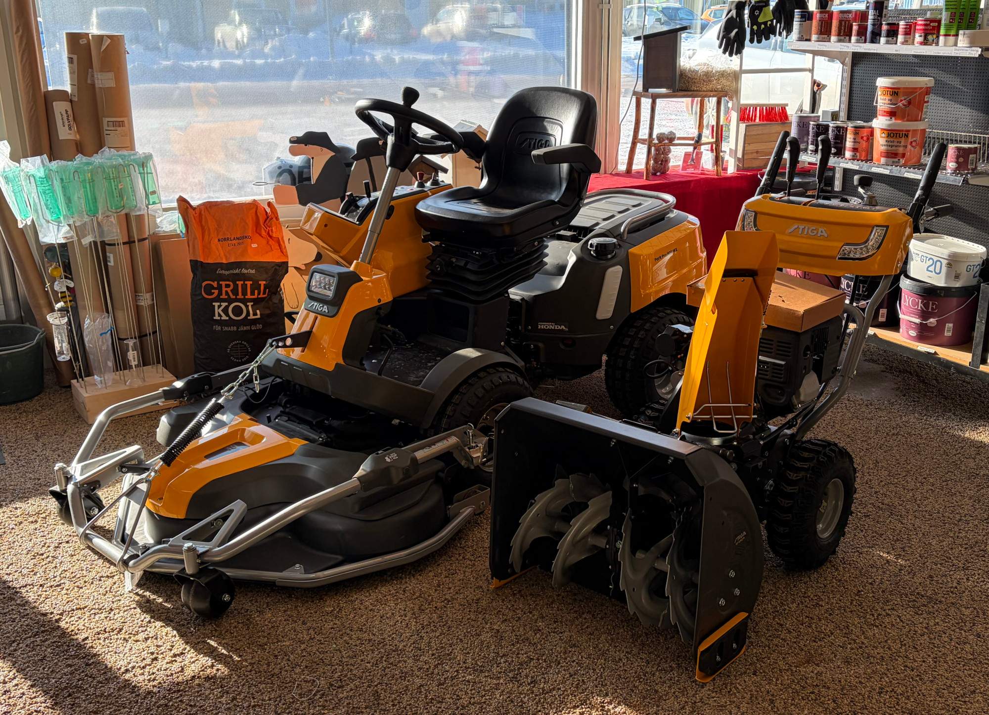 Färg och träolja samt kemikalier i Heby, Sala, Tärnsjö, Fjärdhundra & Morgongåva